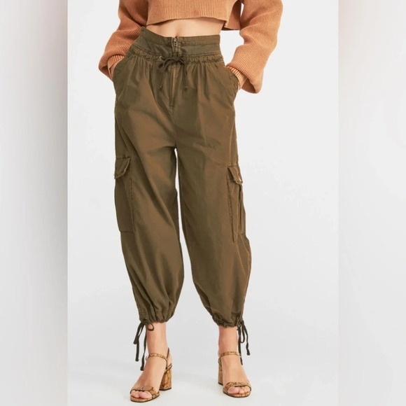 Free People Fly Away Parachute Pant in Army high-waist cargo pockets  size 0 - Picture 2 of 10